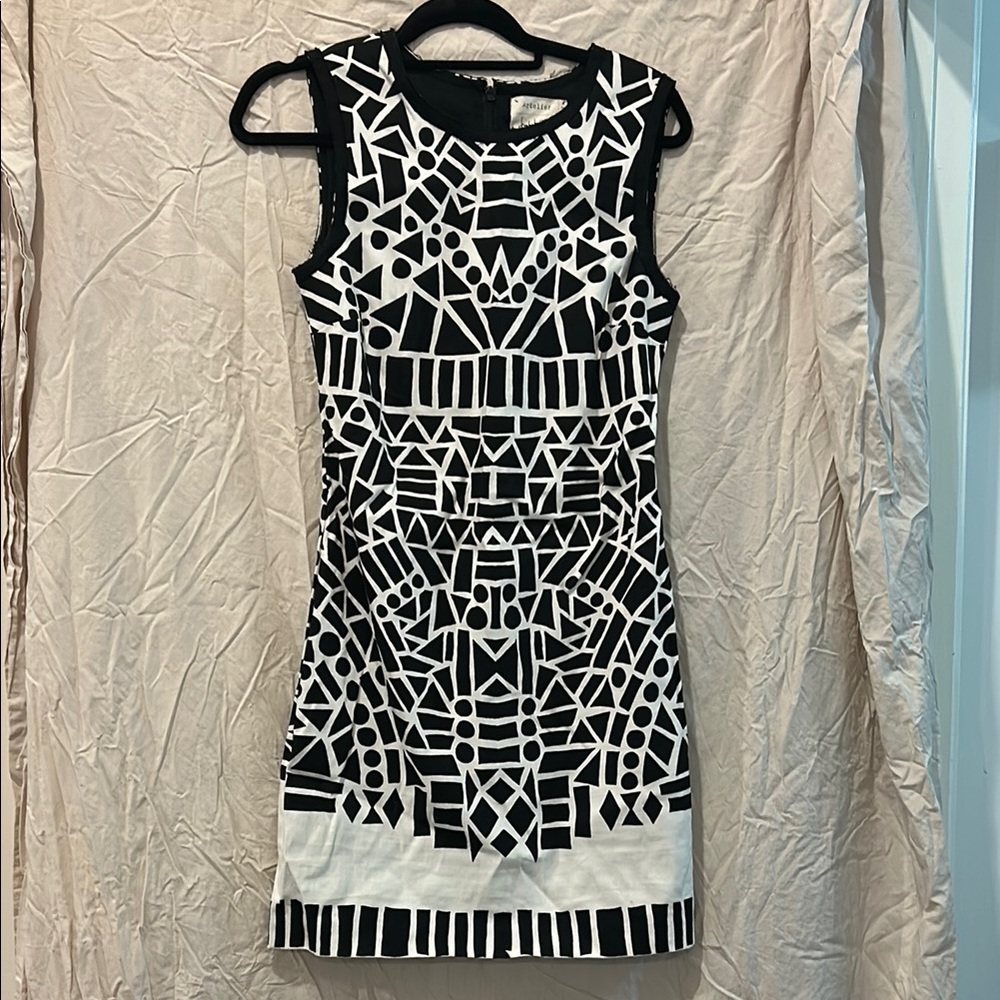 Nicole Miller Black and White Sleeveless Sheath Mini Dress